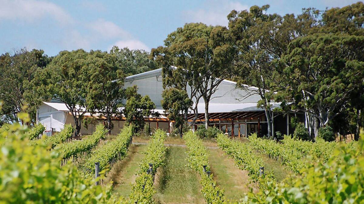 INDULGE YOUR TASTE BUDS:  In the heart of cool climate wine country and surrounded by artisan producers, your visit to Murrumbateman will convince you it's more than just a country town.