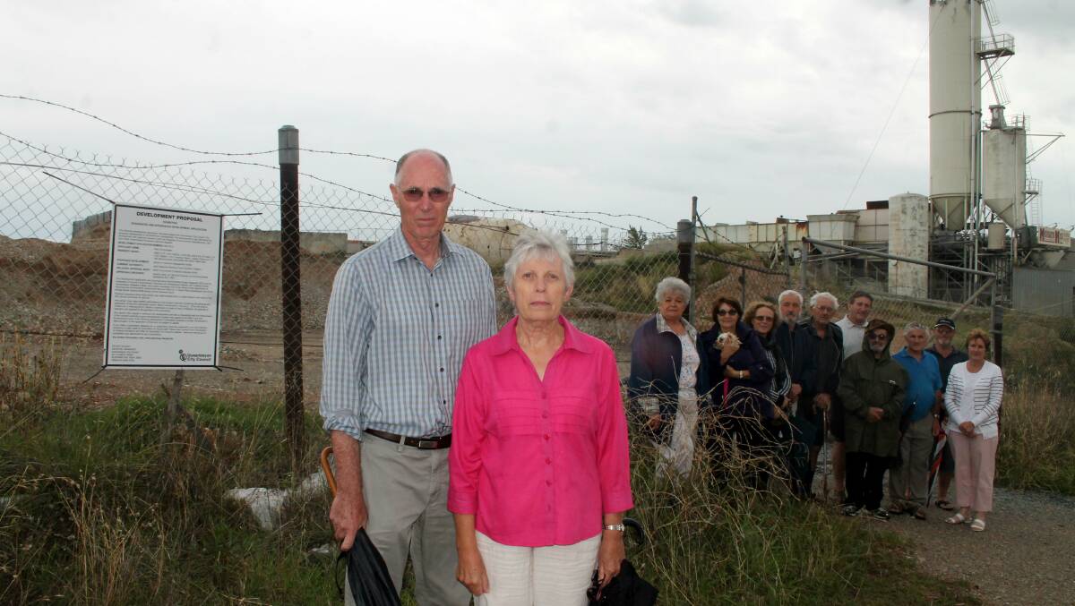 Peter and Wendy Ellis are among a group of residents opposing a Suez recycling facility near homes in West Queanbeyan. Photo: Kimberley Le Lievre