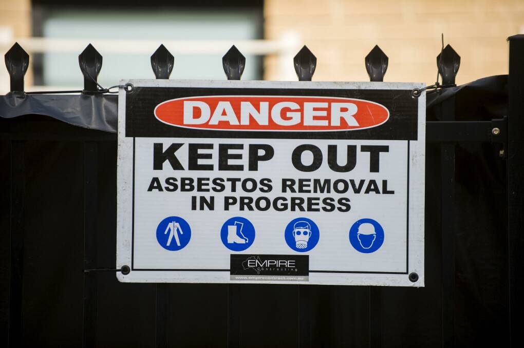 The state government has urged homeowners in Queanbeyan to take advantage of free sample testing for the presence of loose-fill asbestos insulation on their properties. 