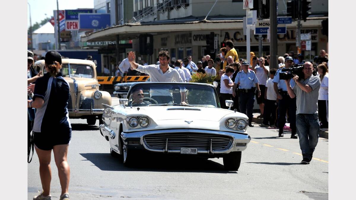 Mark Webber is given a street parade welcome in Queanbeyan in 2010. Photo: Karleen Minney, Canberra Times