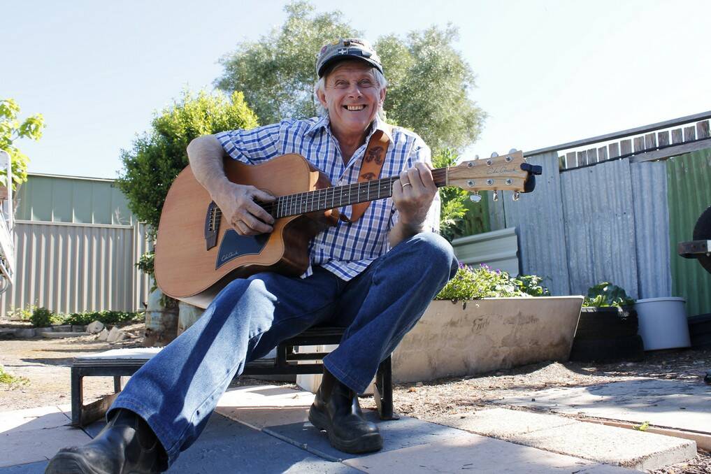Queanbeyan country music singer Alan Neal released his fourth studio album, ‘I wanna sing to you' in November. 