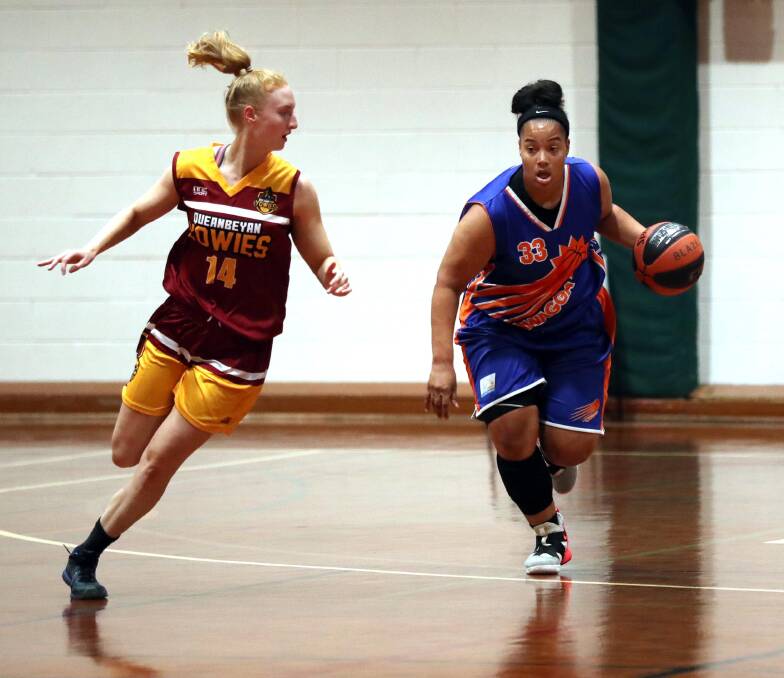 BIG WIN: Wagga Blaze's Khiani Clark
takes on Queanbeyan's Sophie Anderson
during Saturday's 72-60 win. Picture: Les Smith. 