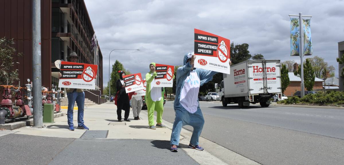 PSA staff were quite a spectacle protesting outside the NSW government building in Queanbeyan.