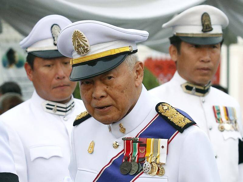 Ex-Thai Prime Minister General Prem Tinsulanonda (C) has died aged 98.