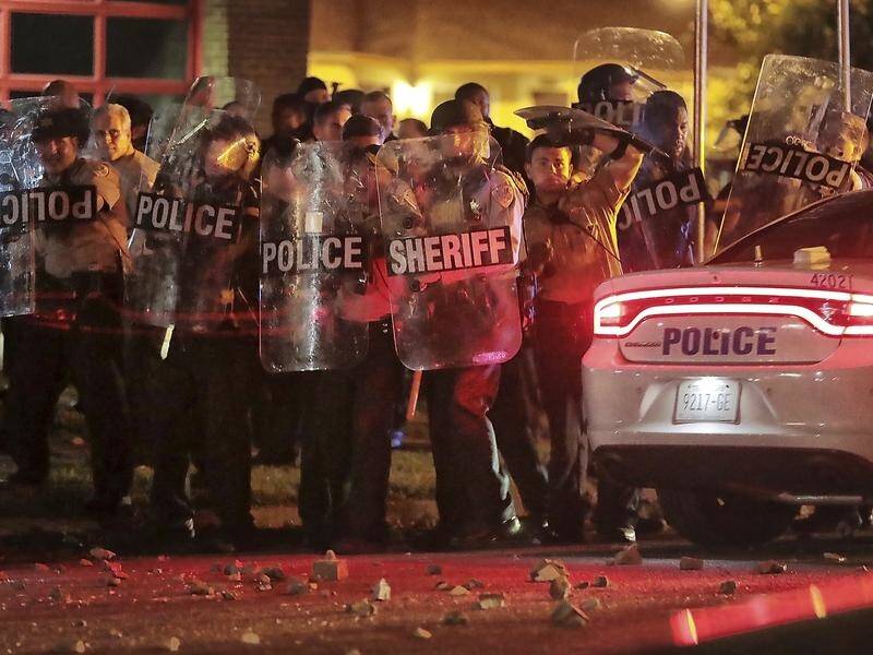 Clashes over the death of a black ma shot by US marshals in Memphis have left 24 police injured.