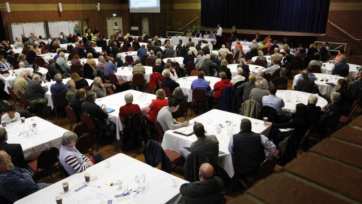 About 350 residents attended the EDE community forum this week. Photo: Kim Pham.